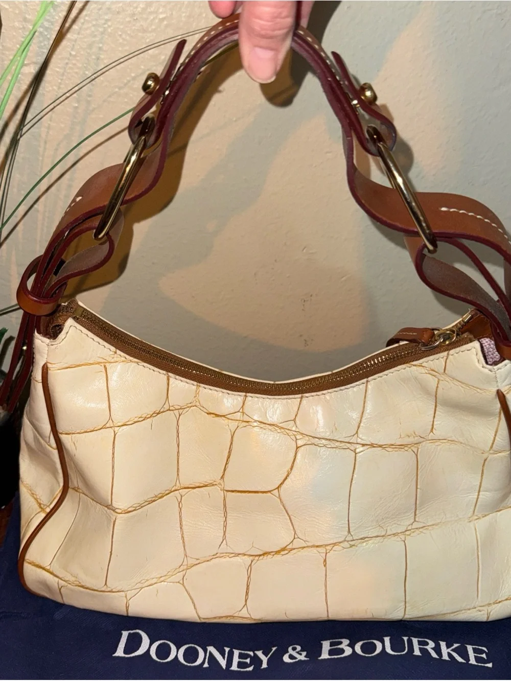 Dooney & Bourke Crocodile Embossed leather Y2K hobo pink interior